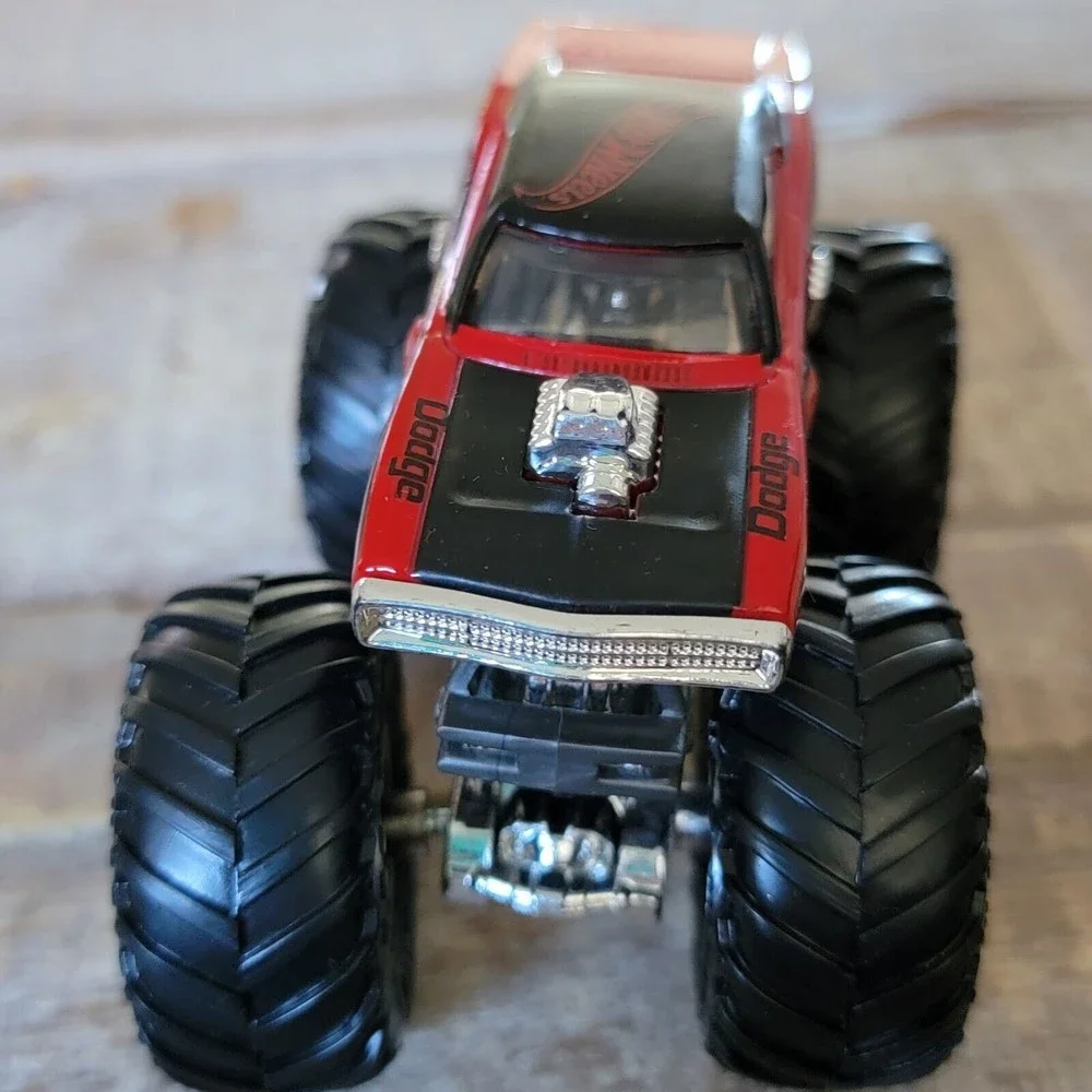 Hot Wheels 2019 Monster Trucks - Dodge Charger R/T 1:64 Scale Die-Cast M…‎